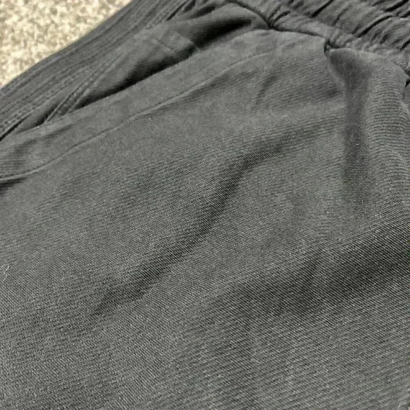 Athleta NWT Women's Farallon Short Size 26 Color Black $69 Retail - Picture 8 of 12